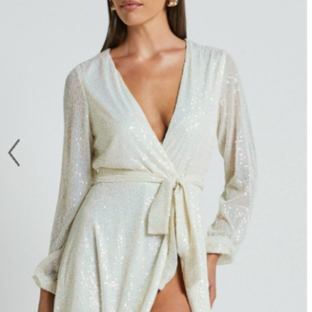 THREE OF US MINI DRESS - LONG SLEEVE WRAP DRESS IN WHITE SEQUIN